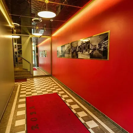Nice Studio On A Pedestrian Street Apartment *