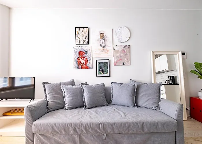 Huoneisto Nice Studio On A Pedestrian Street *